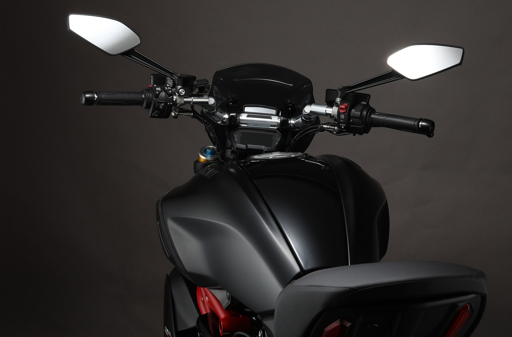 AELLA Aluminum Variable Handlebar (Diavel 1260)